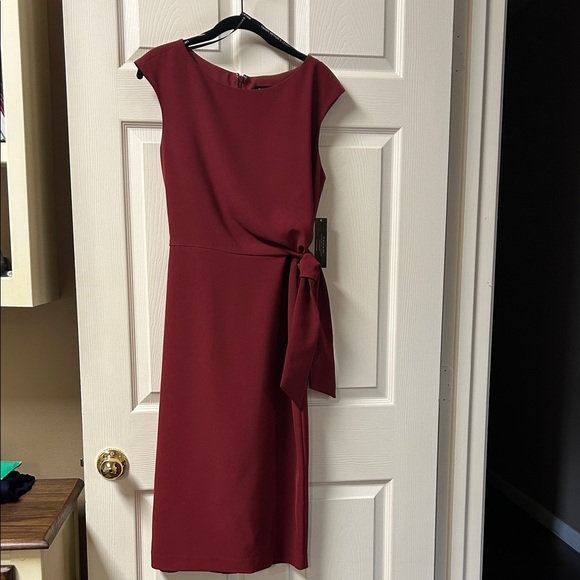 NWT Tahari Burgundy Sleeveless Dress Size 8 - Picture 2 of 7